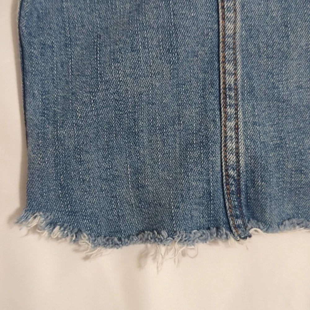 Old Navy MODIFIED Raw Hem Denim Trucker Jacket, Color Blue Size M - Picture 15 of 15